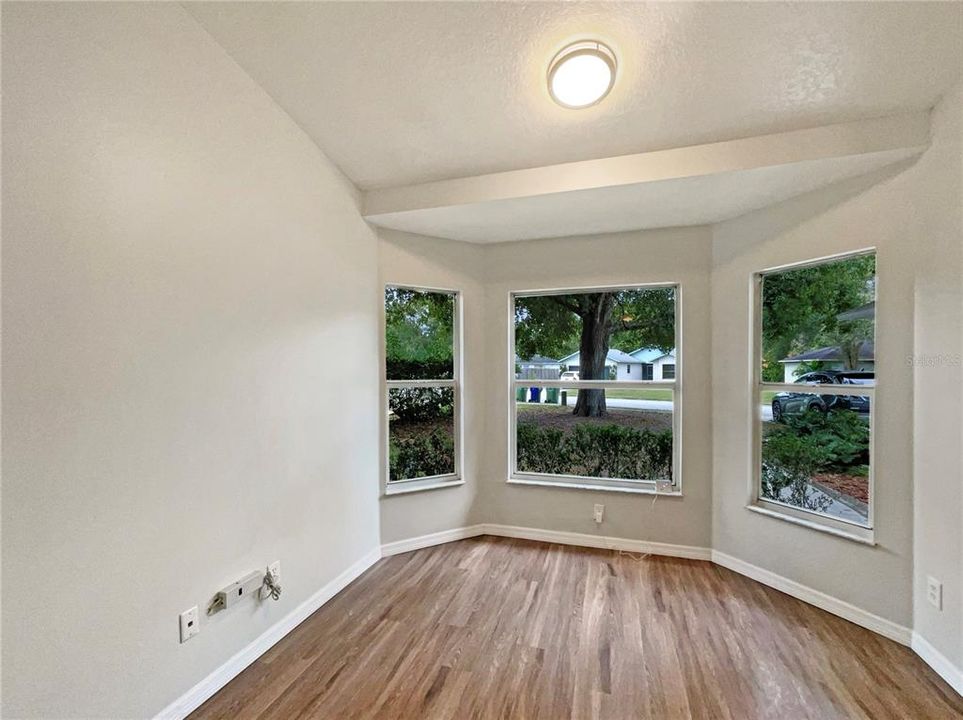 待售: $227,000 (2 贝兹, 2 浴室, 1025 平方英尺)