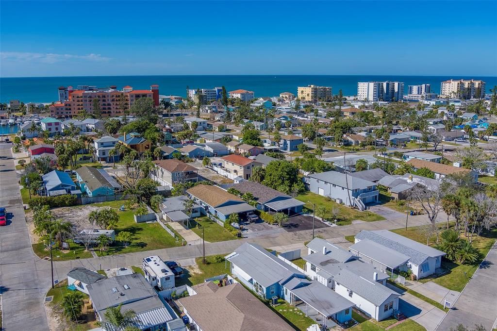 For Rent: $2,200 (2 beds, 1 baths, 676 Square Feet)