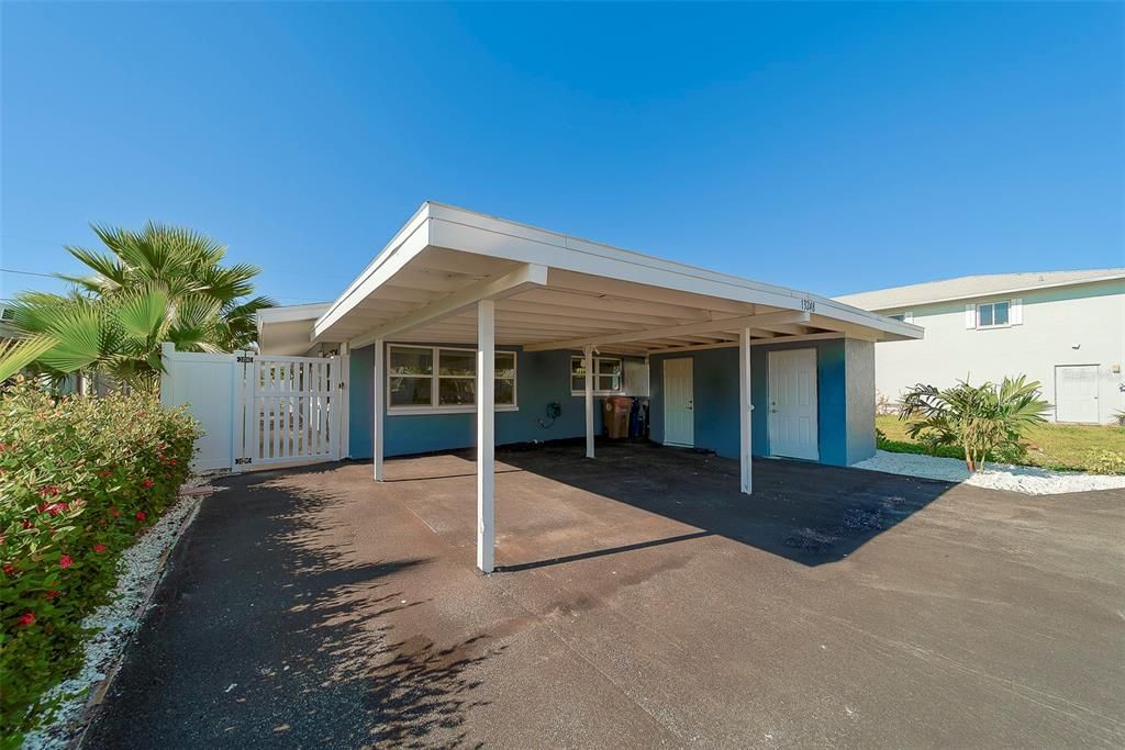 For Rent: $2,200 (2 beds, 1 baths, 676 Square Feet)