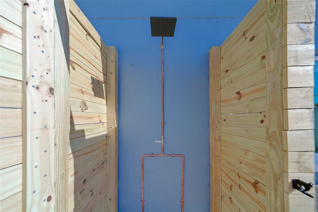 For Rent: $2,200 (2 beds, 1 baths, 676 Square Feet)