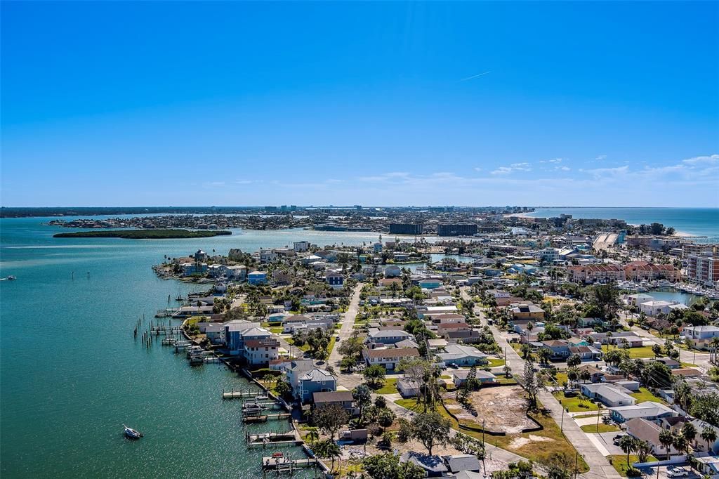 For Rent: $2,200 (2 beds, 1 baths, 676 Square Feet)