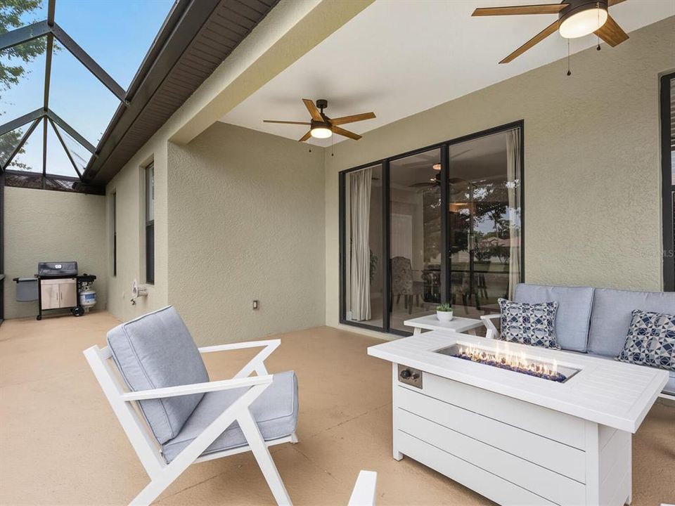 合同活跃: $359,900 (2 贝兹, 2 浴室, 1685 平方英尺)