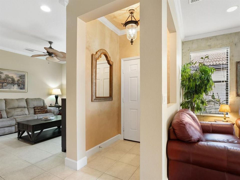 合同活跃: $359,900 (2 贝兹, 2 浴室, 1685 平方英尺)