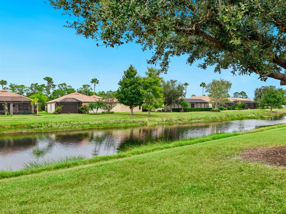 合同活跃: $359,900 (2 贝兹, 2 浴室, 1685 平方英尺)