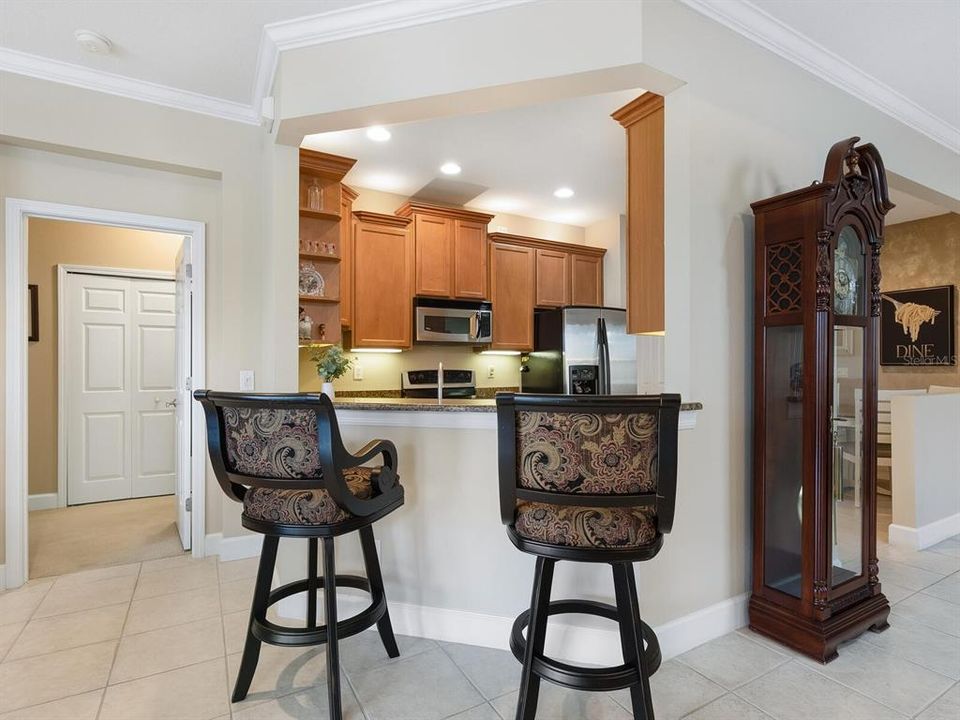 合同活跃: $359,900 (2 贝兹, 2 浴室, 1685 平方英尺)