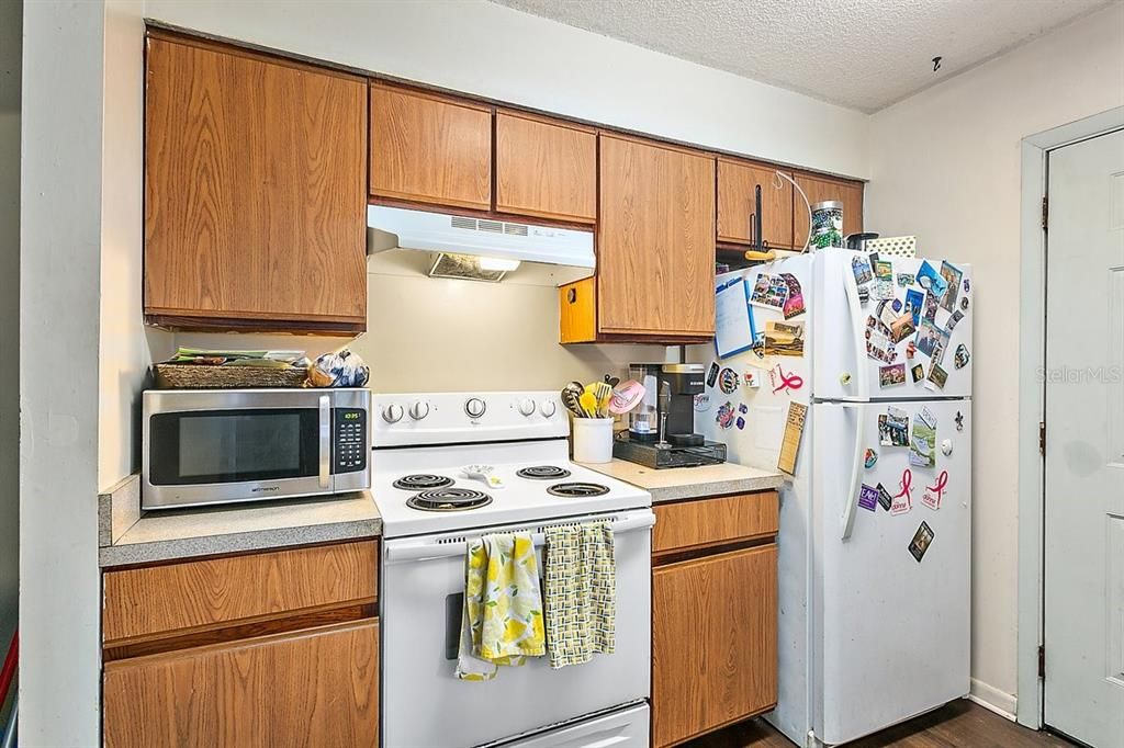 合同活跃: $440,000 (0 贝兹, 0 浴室, 1894 平方英尺)