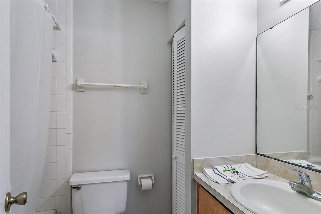 合同活跃: $440,000 (0 贝兹, 0 浴室, 1894 平方英尺)