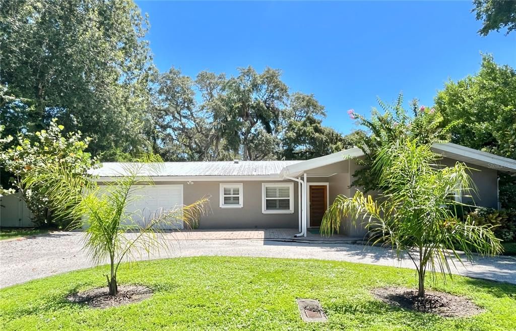 出租: $4,250 (3 贝兹, 3 浴室, 1594 平方英尺)