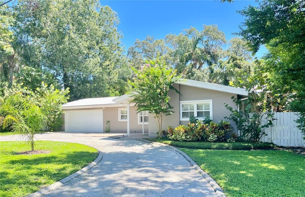 出租: $4,250 (3 贝兹, 3 浴室, 1594 平方英尺)