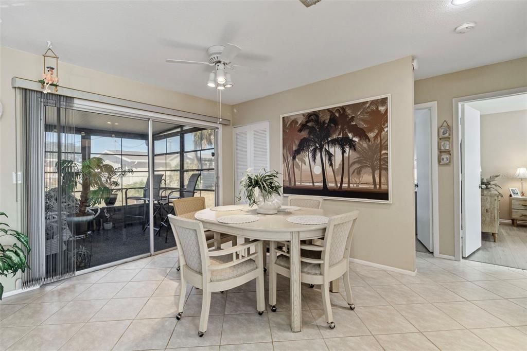 待售: $205,000 (2 贝兹, 2 浴室, 911 平方英尺)