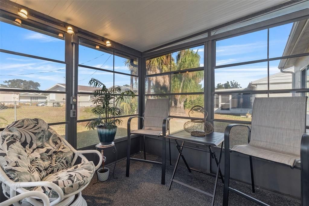 待售: $205,000 (2 贝兹, 2 浴室, 911 平方英尺)