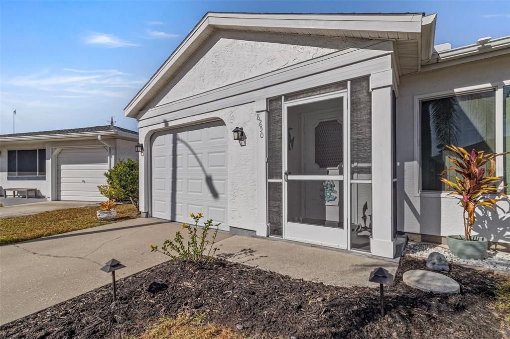 待售: $205,000 (2 贝兹, 2 浴室, 911 平方英尺)