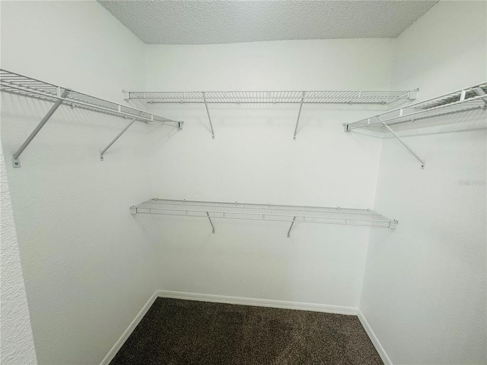 待售: $299,000 (4 贝兹, 2 浴室, 2797 平方英尺)