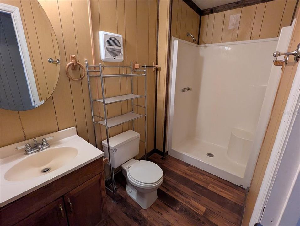 На продажу: $59,900 (3 спален, 2 ванн, 896 Квадратных фут)