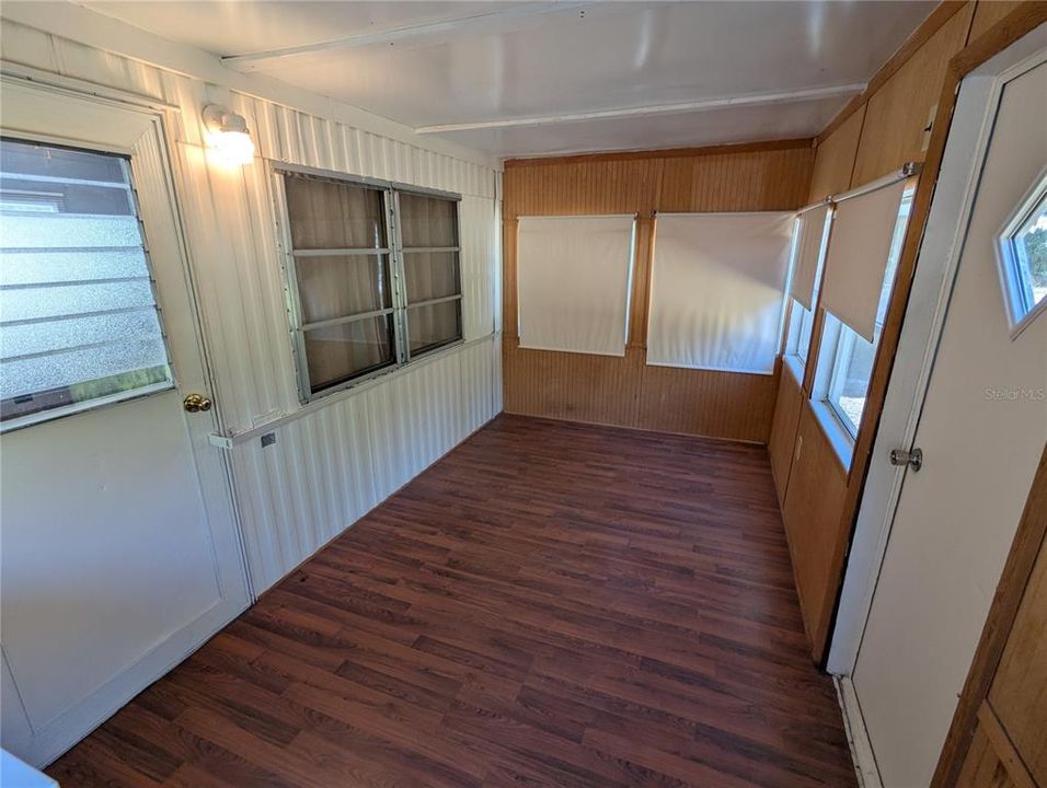 На продажу: $59,900 (3 спален, 2 ванн, 896 Квадратных фут)