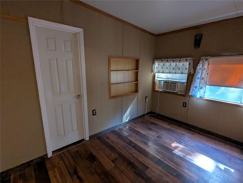 На продажу: $59,900 (3 спален, 2 ванн, 896 Квадратных фут)