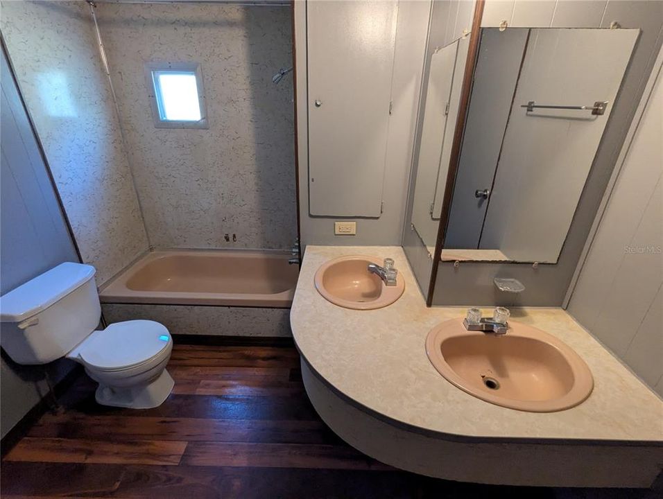 На продажу: $59,900 (3 спален, 2 ванн, 896 Квадратных фут)