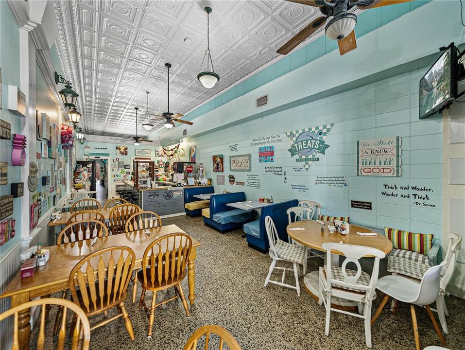 En Venta: $1,525,000 (3 camas, 2 baños, 5880 Pies cuadrados)