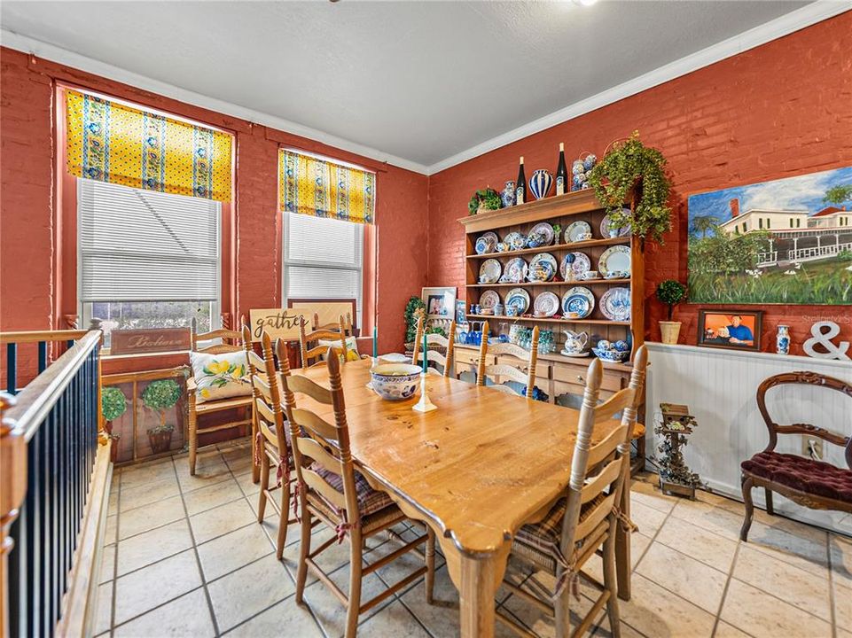 En Venta: $1,525,000 (3 camas, 2 baños, 5880 Pies cuadrados)