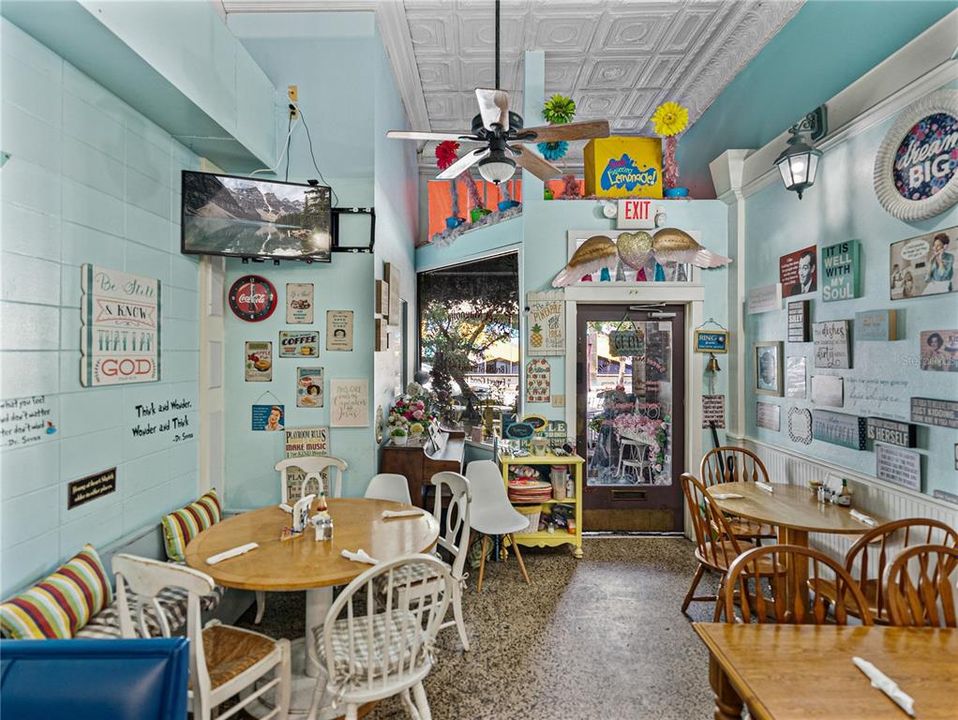 En Venta: $1,525,000 (3 camas, 2 baños, 5880 Pies cuadrados)