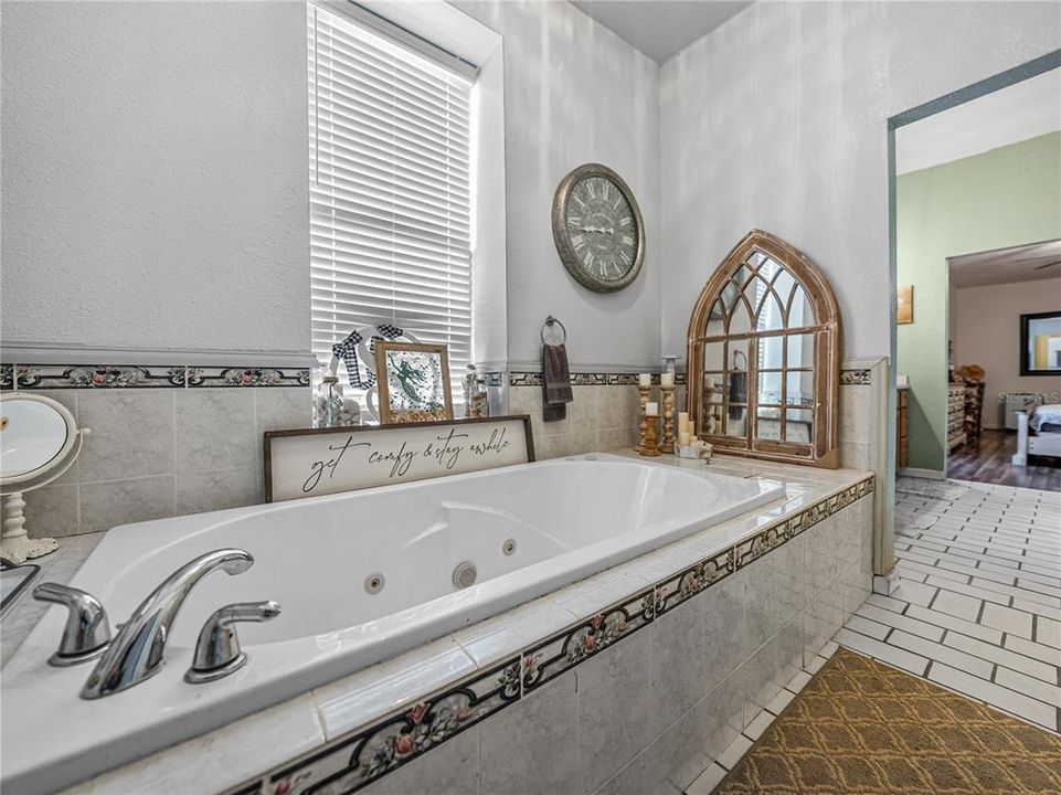 En Venta: $1,525,000 (3 camas, 2 baños, 5880 Pies cuadrados)