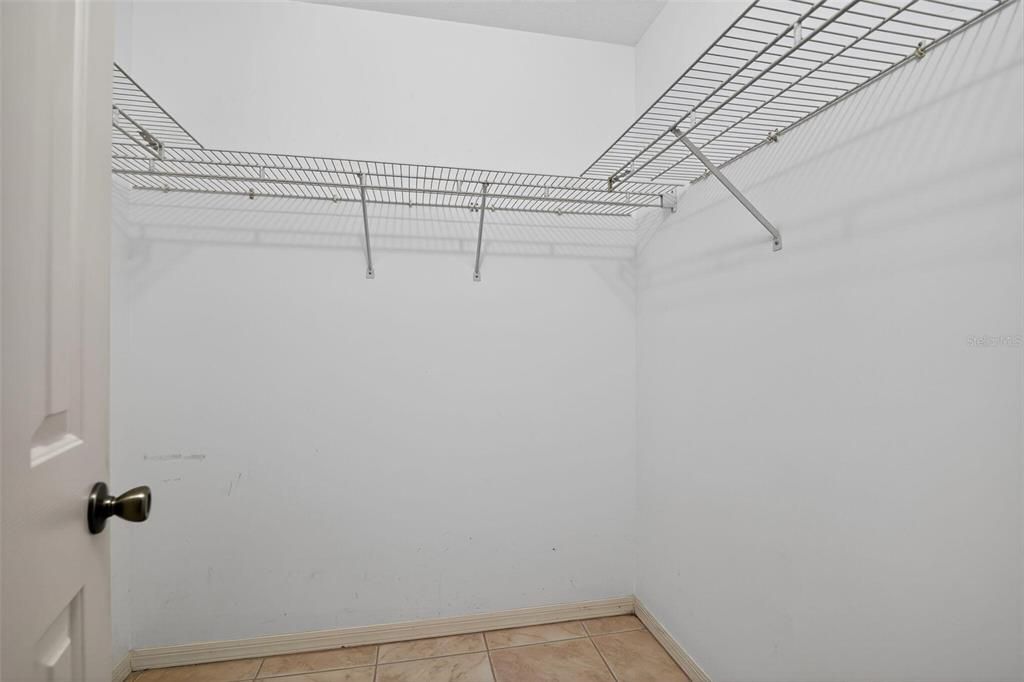 For Sale: $210,990 (2 beds, 2 baths, 1460 Square Feet)