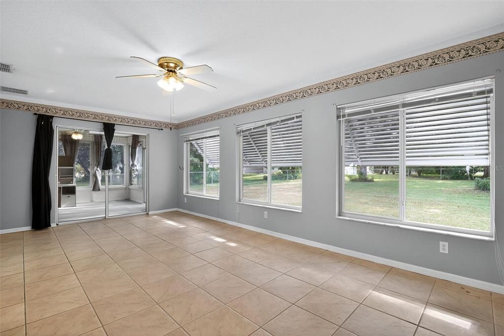 For Sale: $210,990 (2 beds, 2 baths, 1460 Square Feet)