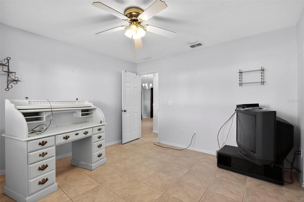 For Sale: $210,990 (2 beds, 2 baths, 1460 Square Feet)