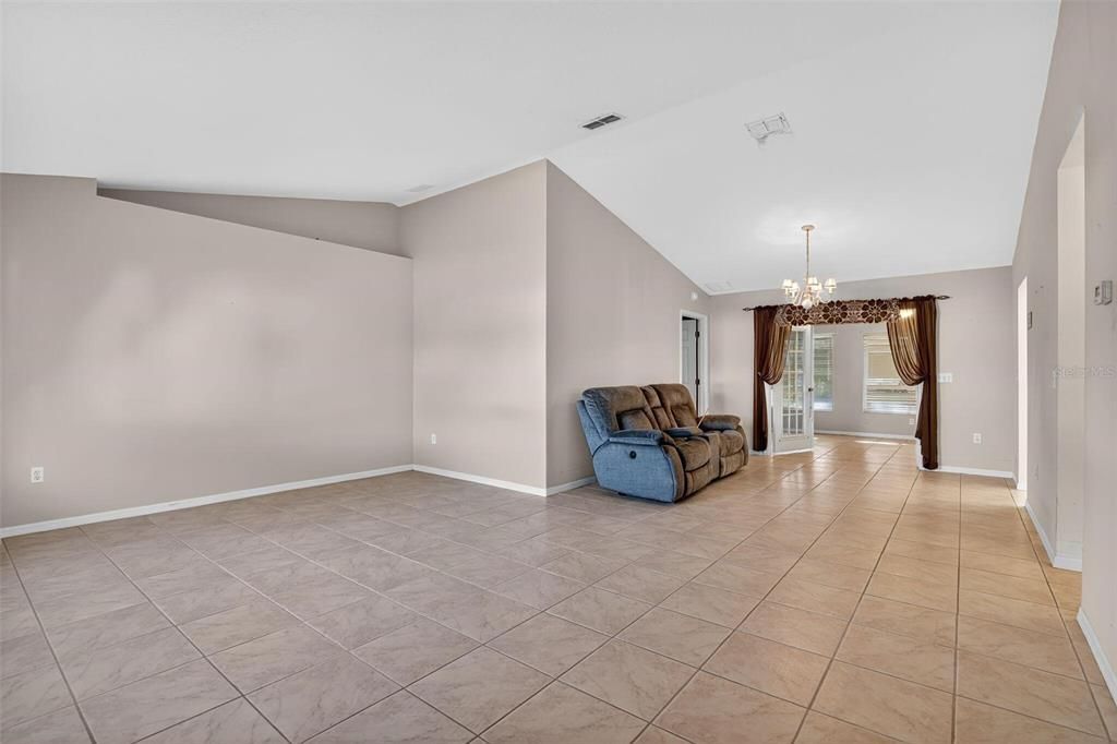 For Sale: $210,990 (2 beds, 2 baths, 1460 Square Feet)