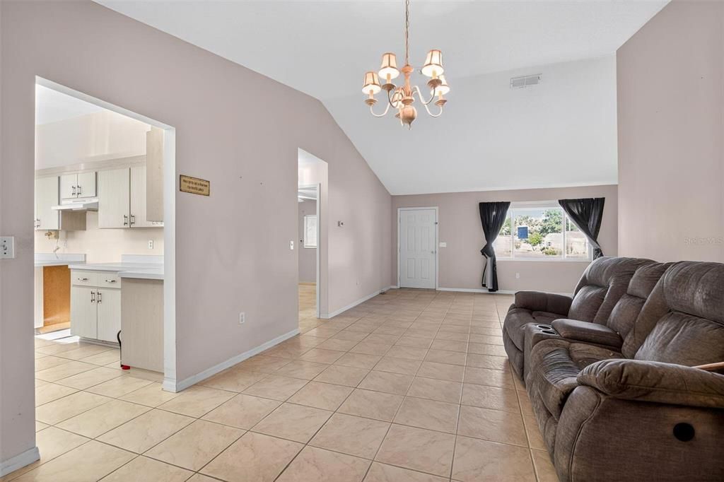 For Sale: $210,990 (2 beds, 2 baths, 1460 Square Feet)