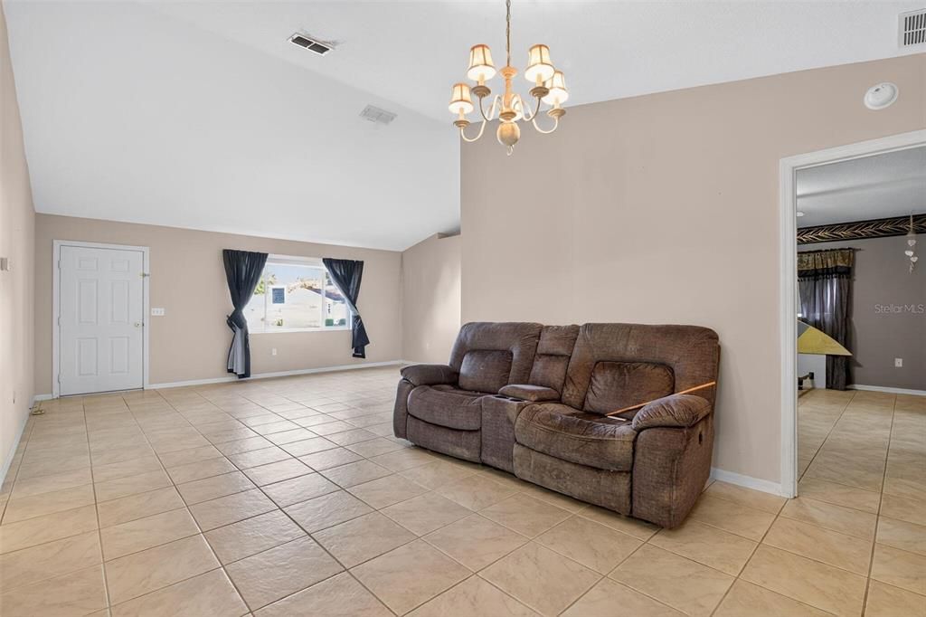 For Sale: $210,990 (2 beds, 2 baths, 1460 Square Feet)