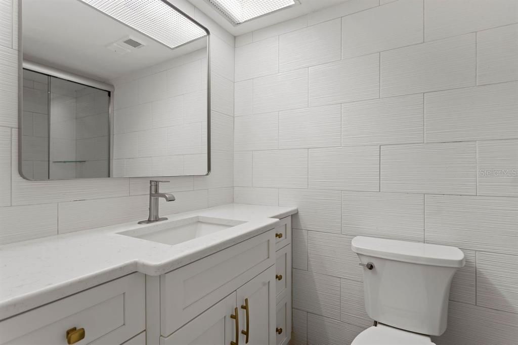 待售: $322,000 (2 贝兹, 2 浴室, 1025 平方英尺)