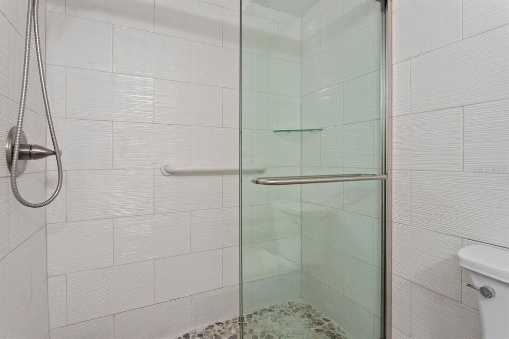 待售: $322,000 (2 贝兹, 2 浴室, 1025 平方英尺)