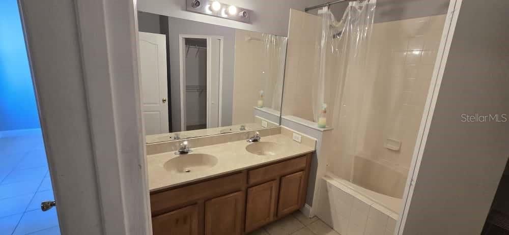 En Venta: $356,000 (3 camas, 2 baños, 1265 Pies cuadrados)