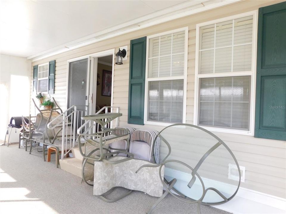 待售: $196,000 (2 贝兹, 2 浴室, 1296 平方英尺)