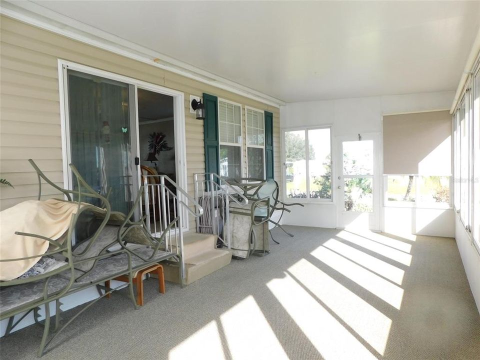 待售: $196,000 (2 贝兹, 2 浴室, 1296 平方英尺)