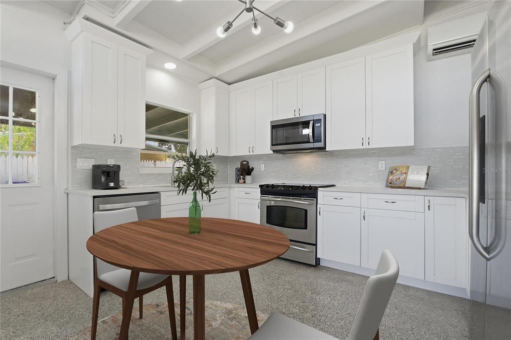 For Sale: $369,000 (3 beds, 2 baths, 1344 Square Feet)