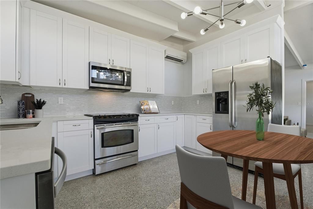 For Sale: $369,000 (3 beds, 2 baths, 1344 Square Feet)