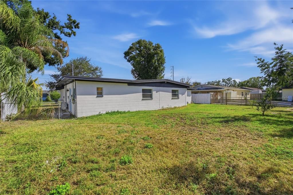 For Sale: $369,000 (3 beds, 2 baths, 1344 Square Feet)