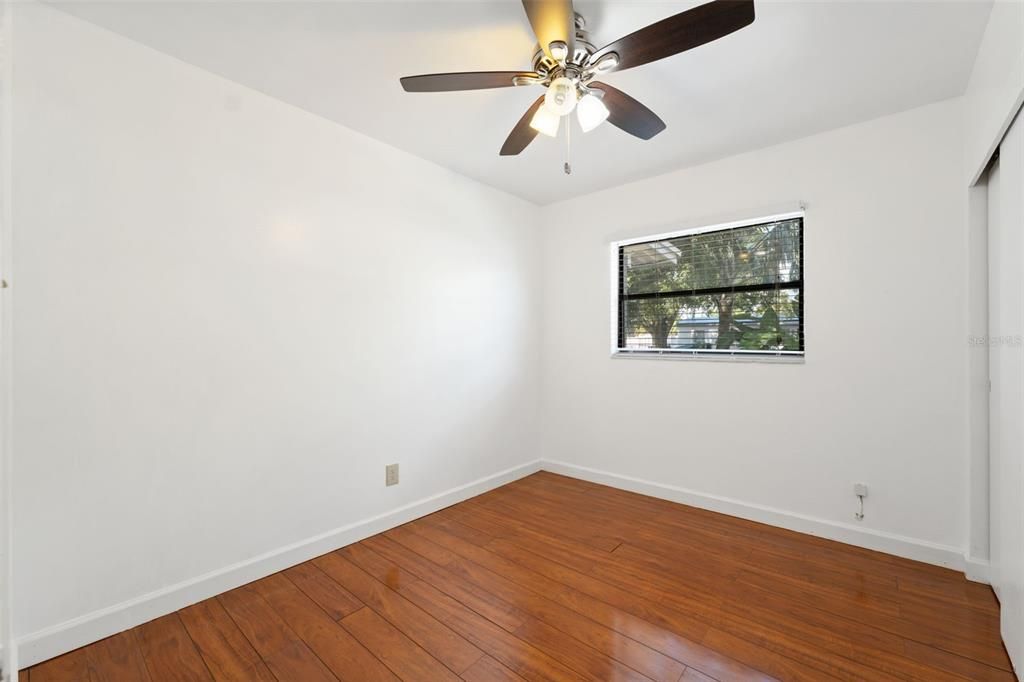 待售: $349,000 (4 贝兹, 2 浴室, 1731 平方英尺)