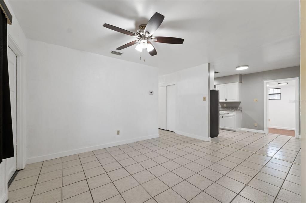 待售: $349,000 (4 贝兹, 2 浴室, 1731 平方英尺)