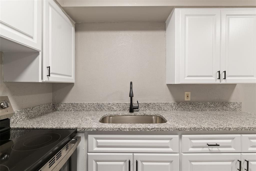 待售: $349,000 (4 贝兹, 2 浴室, 1731 平方英尺)