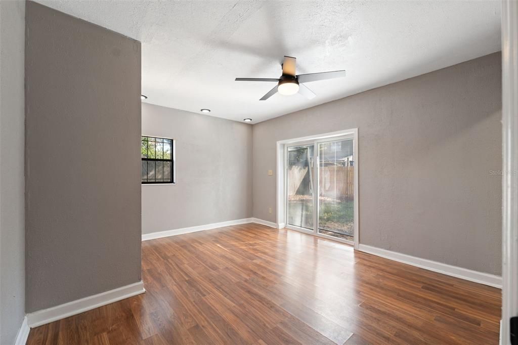 待售: $349,000 (4 贝兹, 2 浴室, 1731 平方英尺)