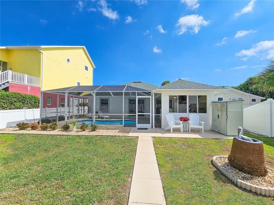 Под контрактом: $579,000 (2 спален, 2 ванн, 1082 Квадратных фут)