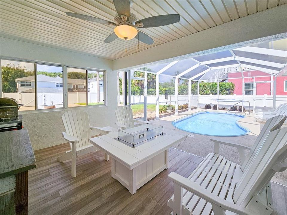 Под контрактом: $579,000 (2 спален, 2 ванн, 1082 Квадратных фут)