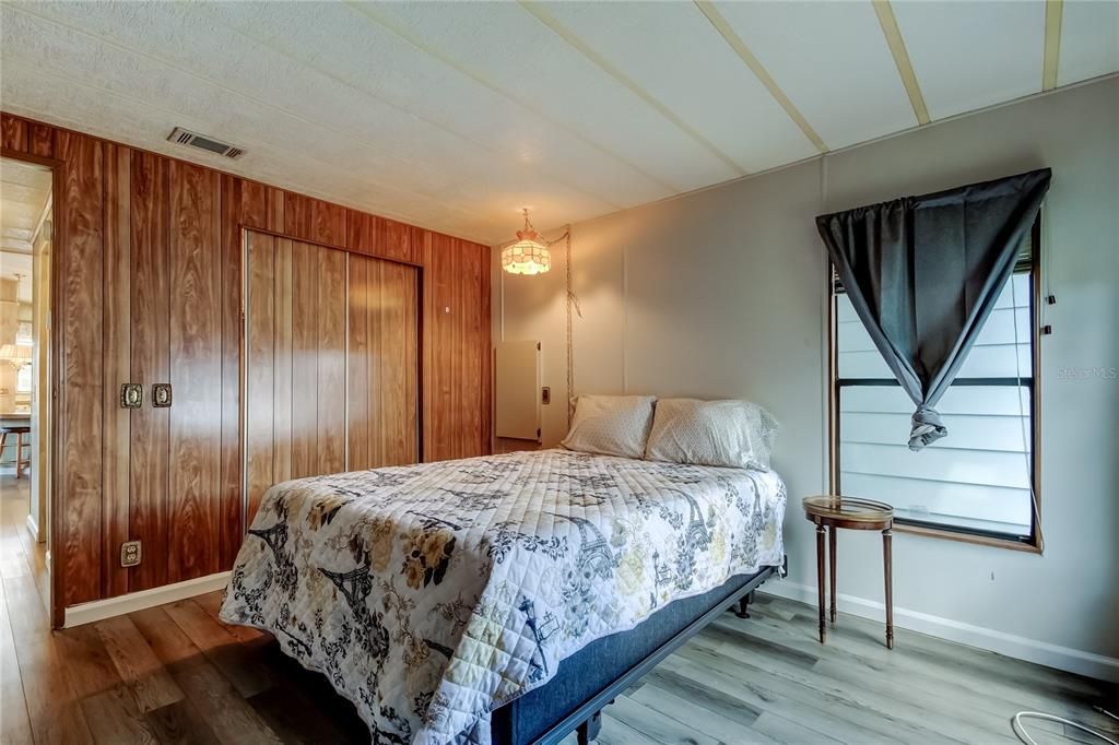 На продажу: $149,900 (2 спален, 2 ванн, 1144 Квадратных фут)