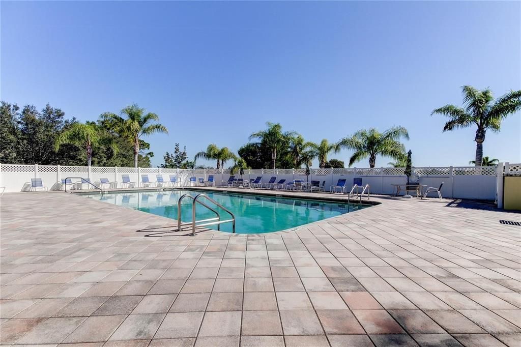 На продажу: $149,900 (2 спален, 2 ванн, 1144 Квадратных фут)