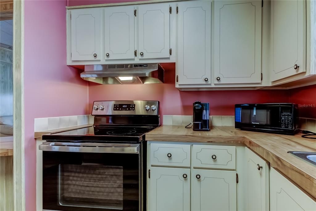 На продажу: $149,900 (2 спален, 2 ванн, 1144 Квадратных фут)