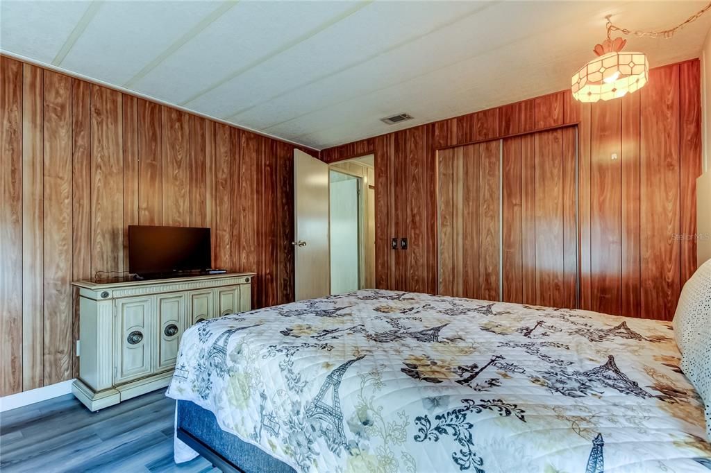 На продажу: $149,900 (2 спален, 2 ванн, 1144 Квадратных фут)