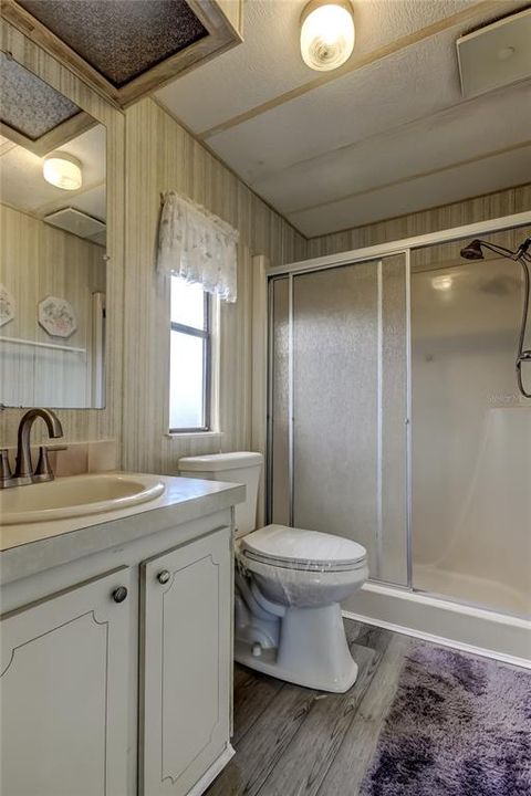 На продажу: $149,900 (2 спален, 2 ванн, 1144 Квадратных фут)